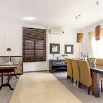 The White Cycladic Style With Plunge Pool דירה הרסוניסוס