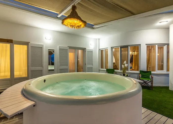 The White Cycladic Style With Plunge Pool Херсониссос