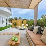 The White Cycladic Style With Plunge Pool Apartment