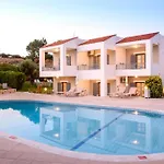 Apartment The White Cycladic Style With Plunge Pool Hersonissos (Crete)