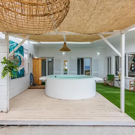 Apartment The White Cycladic Style With Plunge Pool Hersonissos (Crete)