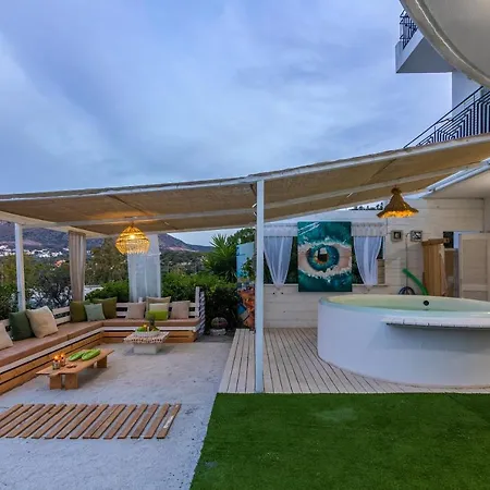 Apartment The White Cycladic Style With Plunge Pool Hersonissos (Crete)