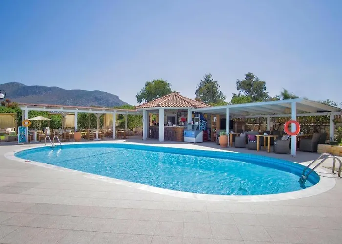 The White Cycladic Style With Plunge Pool *