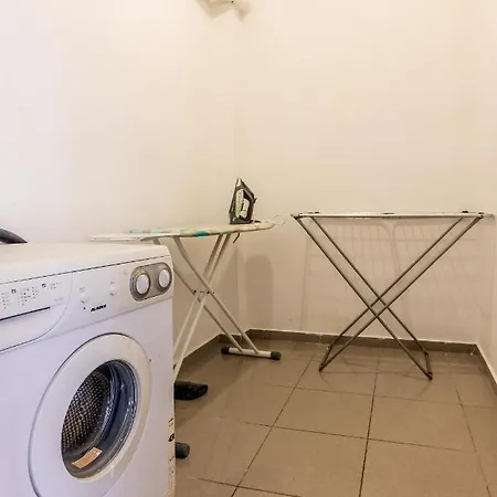 The White Cycladic Style Apt With Plunge Pool Apartamento