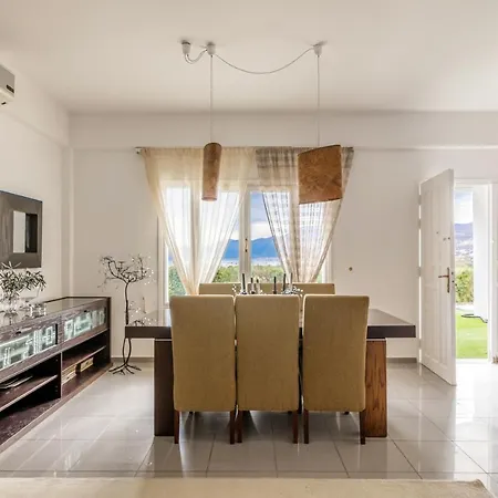 The White Cycladic Style Apt With Plunge Pool Apartamento Hersonissos (Crete)