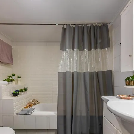 The White Cycladic Style Apt With Plunge Pool