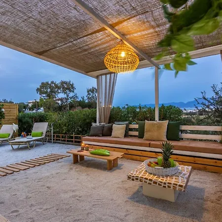 Apartamento The White Cycladic Style Apt With Plunge Pool *