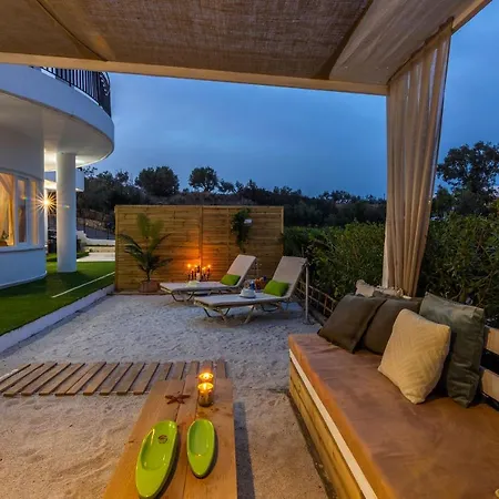 The White Cycladic Style Apt With Plunge Pool * Hersonissos (Crete)