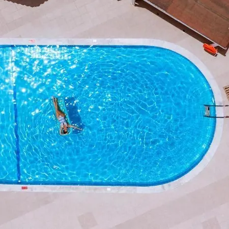 The White Cycladic Style Apt With Plunge Pool