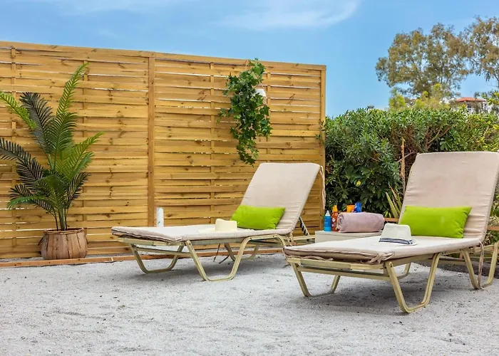 The White Cycladic Style With Plunge Pool Apartmán *